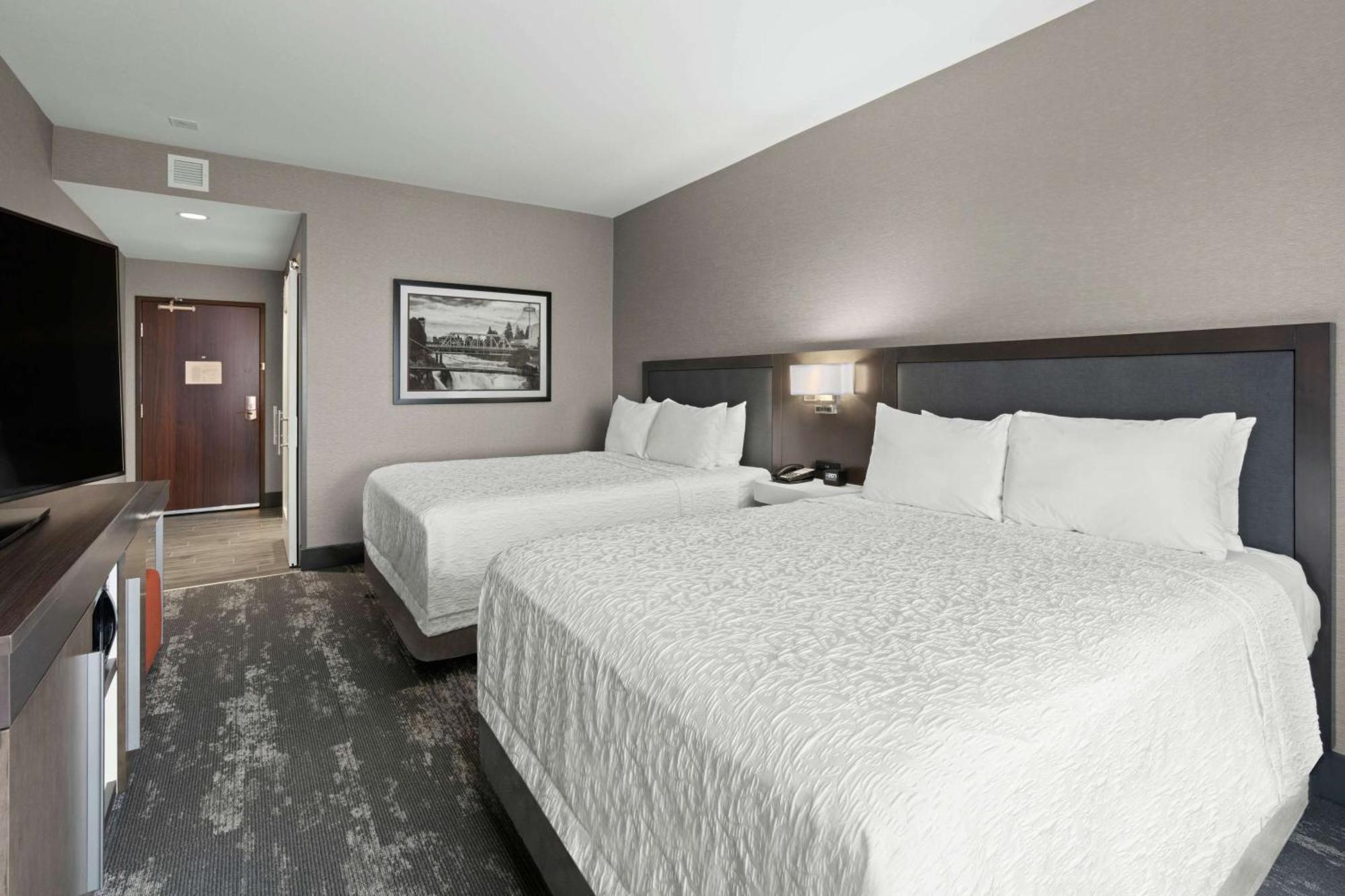 Hampton Inn & Suites Spokane Downtown-South Exterior photo